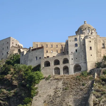Il Monastero Готель Іскія